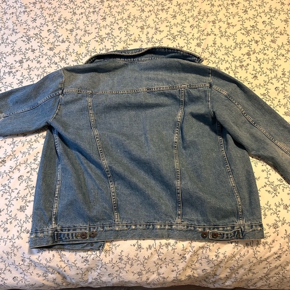 Oversized Lightly Distressed Free People Jean Jacket - Picture 4 of 4
